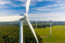 SSE plans to grow its investment in clean energy by 14% to £20.5bn for its current budget after reporting better than expected profits for the first half of the financial year.